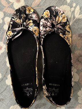 Diesel Floral Knot Ballet Flats - Black & Yellow